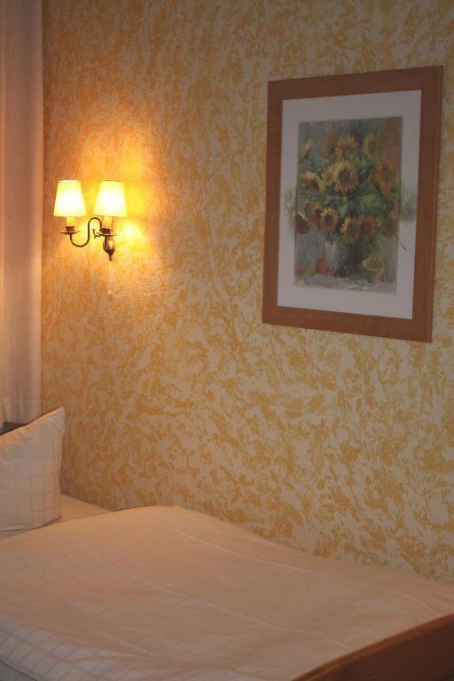 Hotel Pension Columbus Am Kurfurstendamm Berlin Oda fotoğraf