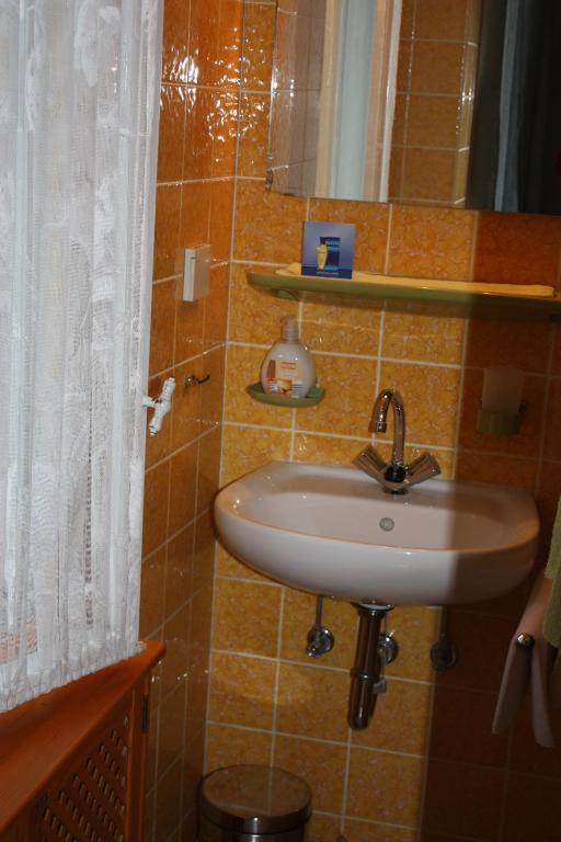 Hotel Pension Columbus Am Kurfurstendamm Berlin Oda fotoğraf